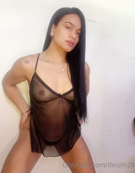 deisiih28 naked actress picture