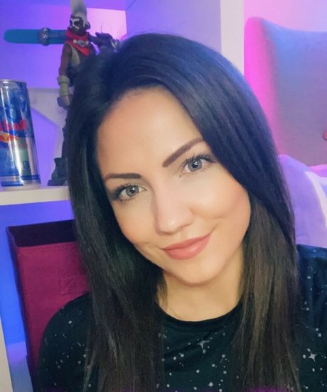 KayPea pornstar erotic galleries