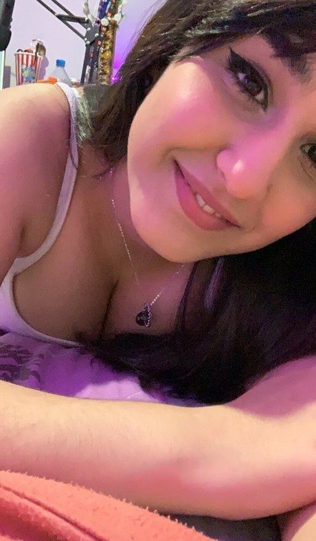 Lazypopa pretty model photo