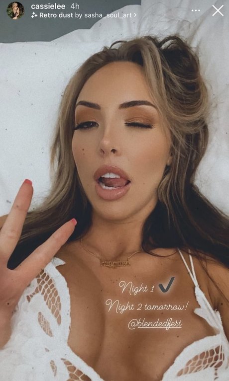 Peyton Royce art model gallery