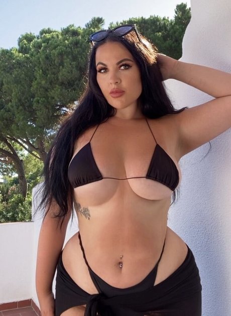 Laratheloser On Insta nudes actress galleries