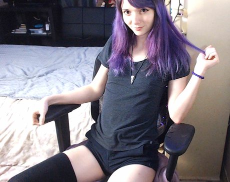 Erynmelts model porn picture