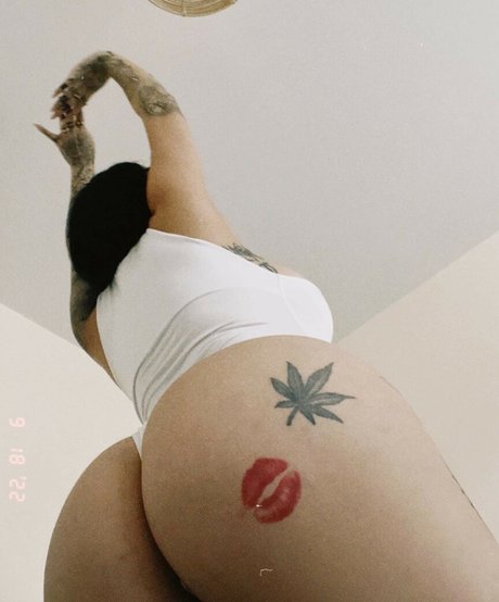 Ebugsbaby nude model galleries