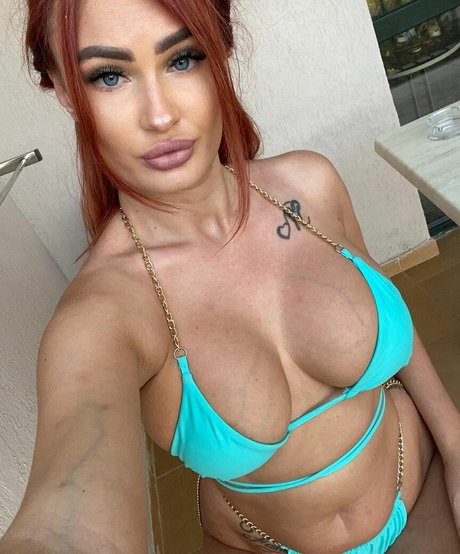 taniaolaru25 pornographic actress photo