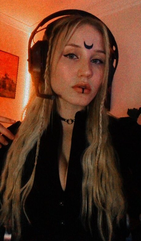 QAEKZ xxx pornstar archive