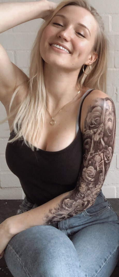 QAEKZ sexy star archive