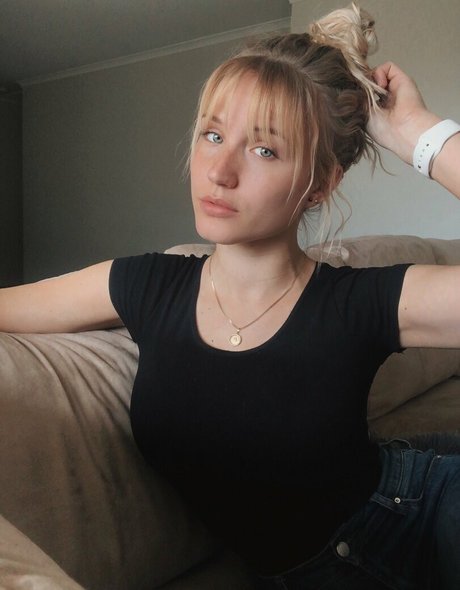 QAEKZ sex model archive