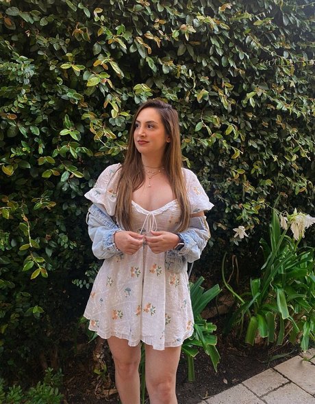 Sloane Skipper Wolf erotic model pic