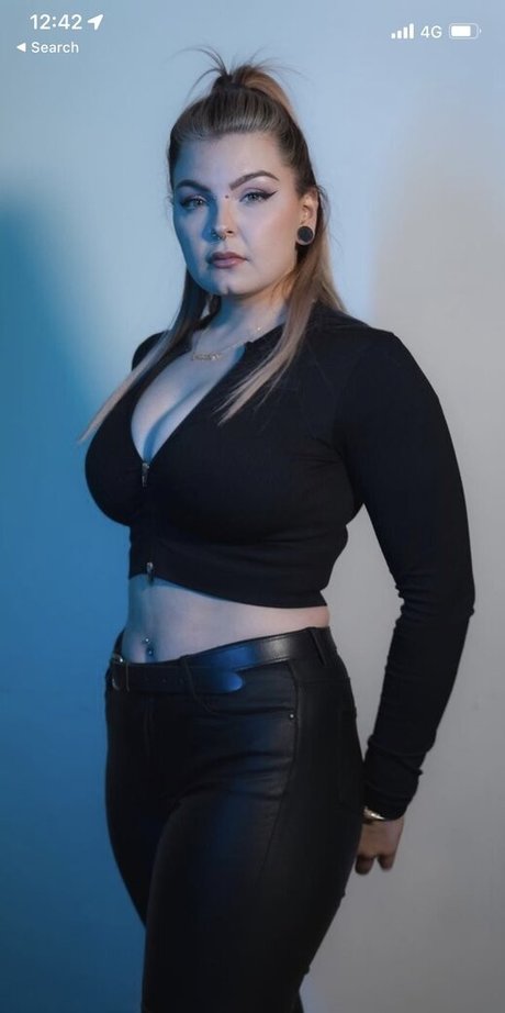 Ashleigh Harris beautiful star images