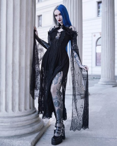 BlueAstrid model top picture