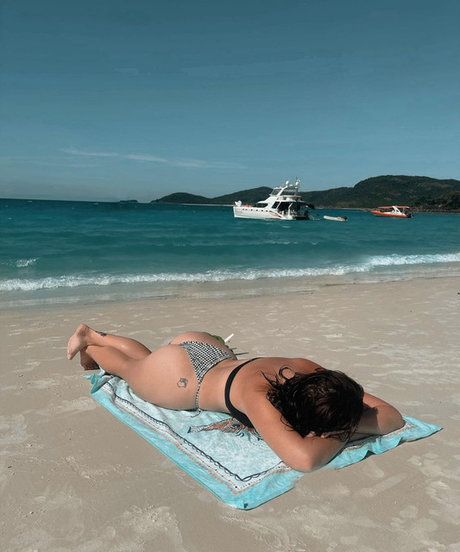 Eden MCK star naked picture