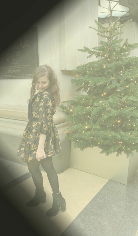 Aayley model sexy pics