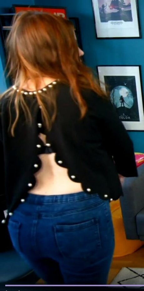 Aayley model hot photo