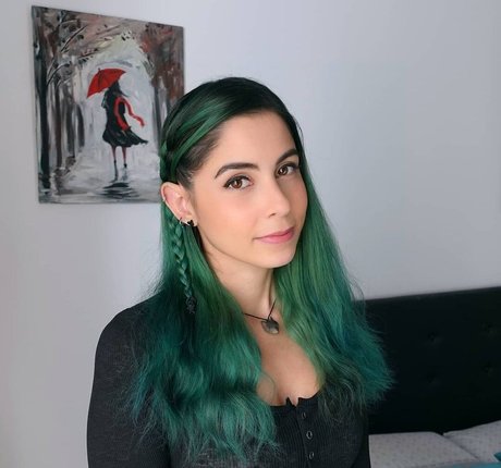 Kurolily nude model pics