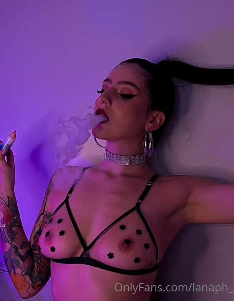 Lanaph naked model photo