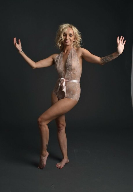 Anna Shtukmaister top model photo