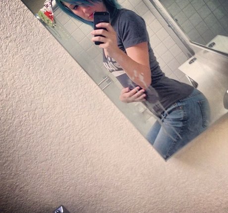 Sasha Pain Profile pic