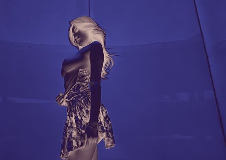 Mavis Pan hot actress photo