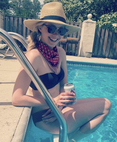 Alternative Pasta sexy model pic