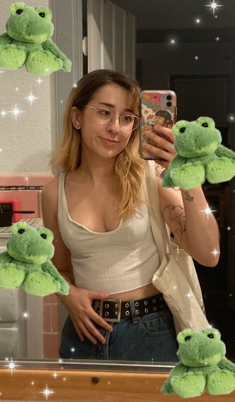 Dinkhoe star nude pics