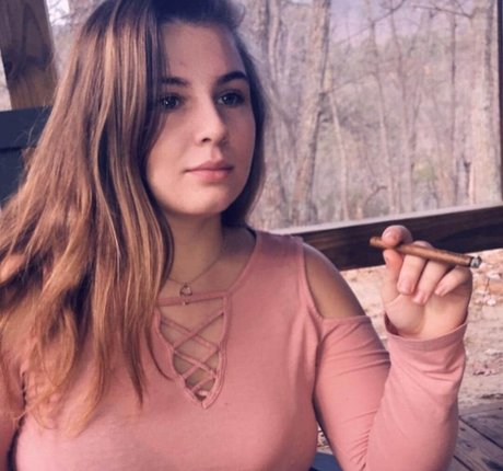 Elsalmorton nude actress picture