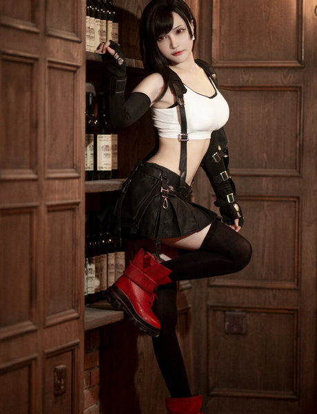 Senya Miku nude model picture