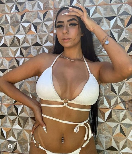 Karine Monteiro perfect model img