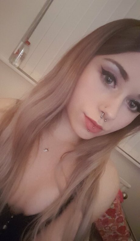 Lunar xo Profile pic