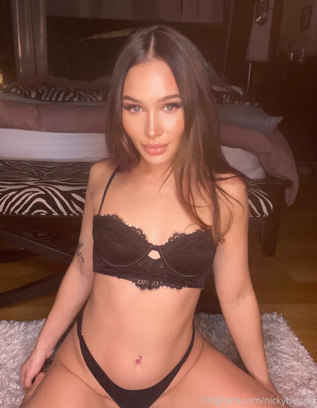 nickybeezer pornographic actress photo