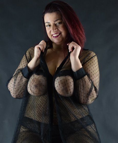 curvymakeup hot pornstar pic