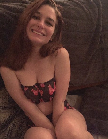 RipleyShaine pretty model pic