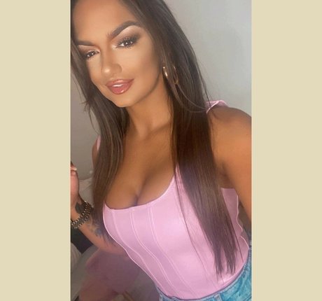 Sasha Woods pornstar beautiful img