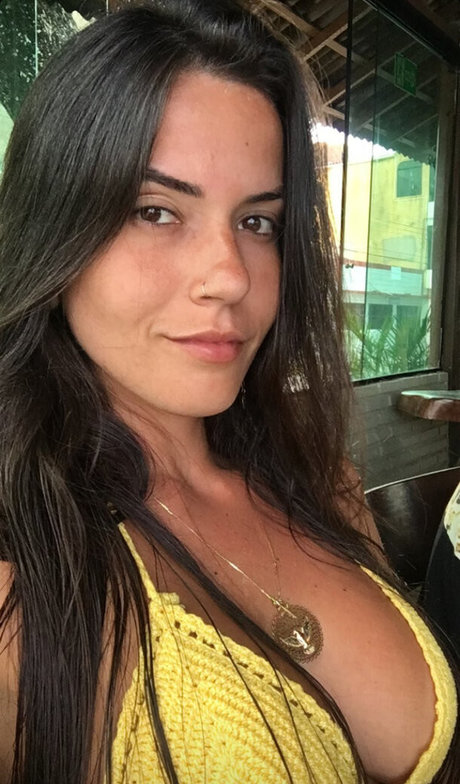 Nathalia Righi pretty model photos