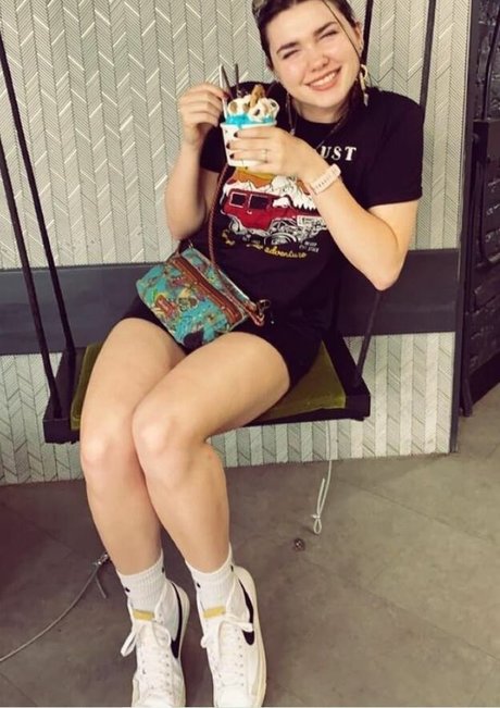 Prim ASMR pornstar naked images