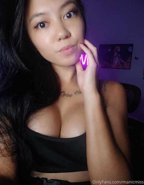 Manic miss model high quality pic