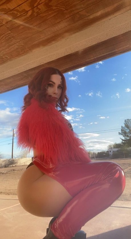 Alexis Pierce art model photo