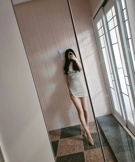 Lu luet adult model pictures