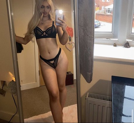 Olivia Lee xxx model photos