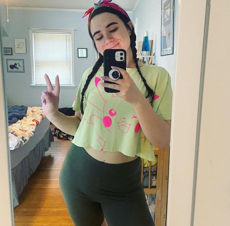 ShiningEdith erotic star img