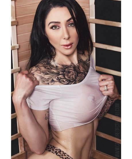 Poison Ivy Xox exclusive model pics