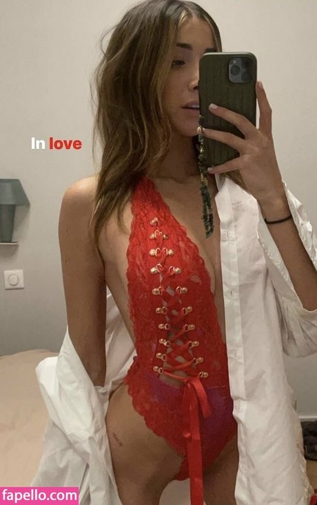 Isabeau Delatour naked actress gallery