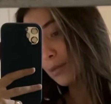 Isabeau Delatour pretty star photos