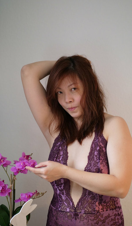 Cecile Chan star adult images