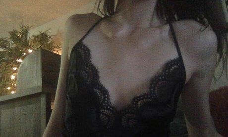 Kristenn exclusive model photo