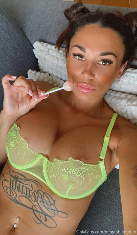 Meganbloomhot star naked picture