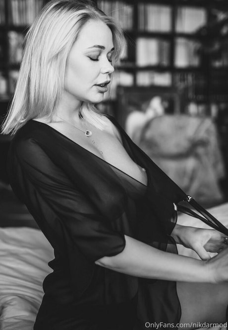 Darnikmod model hot picture