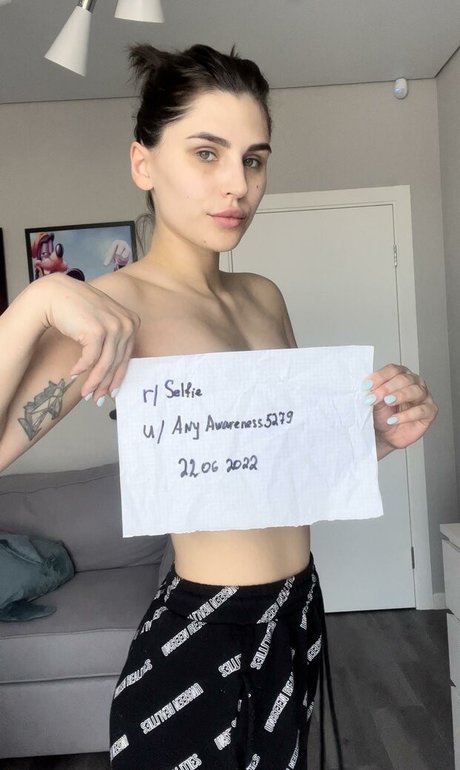 AnyAwareness5279 model beautiful pic