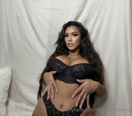 SierraMarieLeone pornstar free img