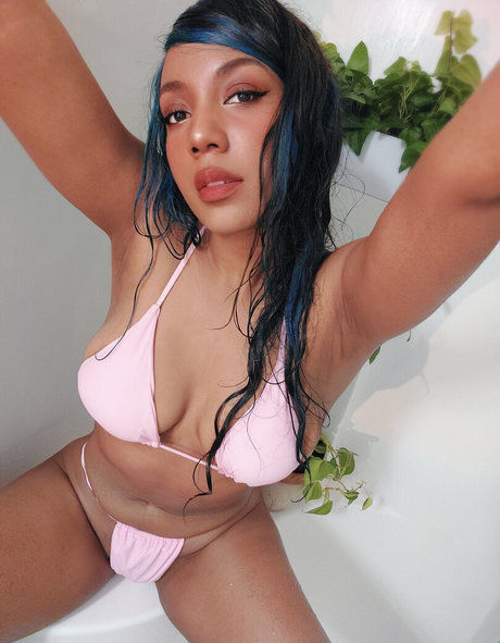 Sami Bess star nude picture