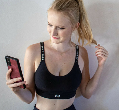 valerieneli sexy star pics